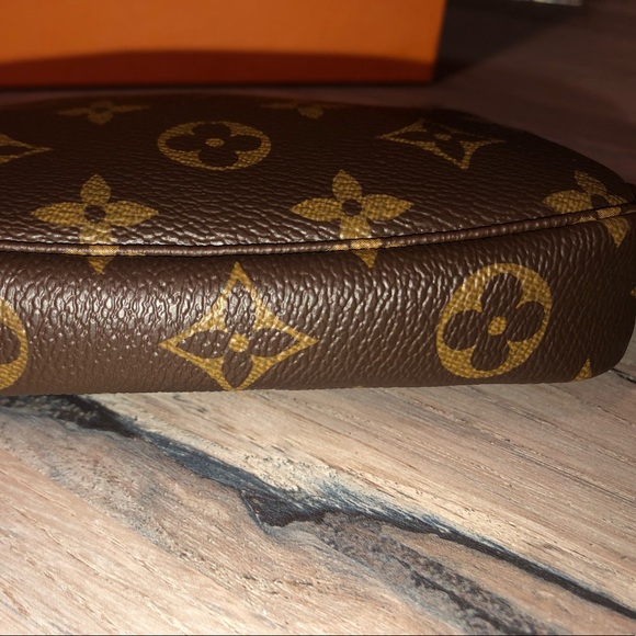 🦁❤️Louis Vuitton Mini Pochette Lions 2018❤️🦁 - Picture 8 of 10